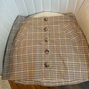 Plaid mini skirt with buttons